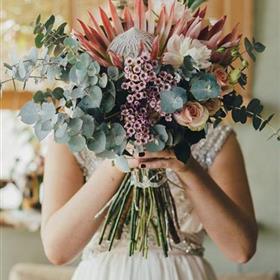 fwthumb9a004d86d960dfe5b9c346b266ff855d-bride-bouquets-flower-bouquets.jpg